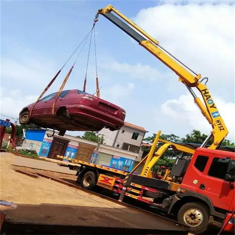 应城吊车吊汽车的正确方法